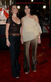 Holly Marie Combs feet photo thumbnail