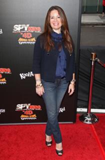 Holly Marie Combs feet photo thumbnail