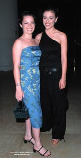 Holly Marie Combs feet photo thumbnail