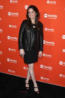 Holly Marie Combs feet photo thumbnail