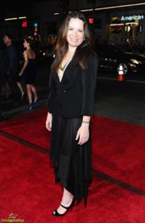 Holly Marie Combs feet photo thumbnail