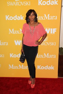 Holly Robinson Peete feet photo thumbnail