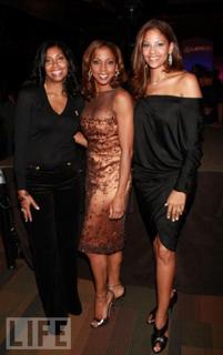 Holly Robinson Peete feet photo thumbnail