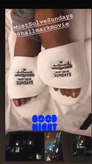 Holly Robinson Peete feet photo thumbnail