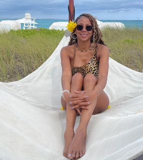 Holly Robinson Peete feet photo thumbnail