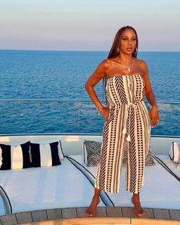 Holly Robinson Peete feet photo thumbnail