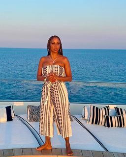 Holly Robinson Peete feet photo thumbnail