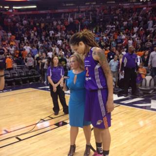 Holly Rowe feet photo 3