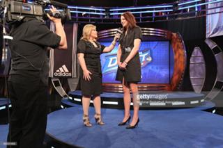 Holly Rowe feet photo 1