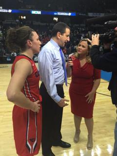 Holly Rowe feet photo 19