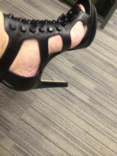 Holly Rowe feet photo 13