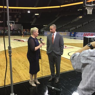 Holly Rowe feet photo 9