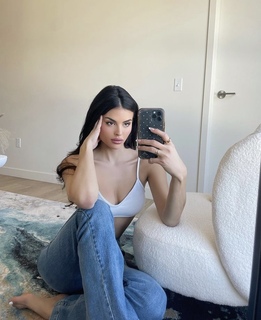 Holly Scarfone feet photo 9