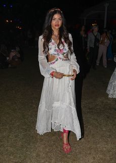 Holly Scarfone feet photo 3
