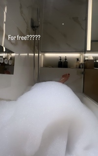 Holly Scarfone feet photo 15