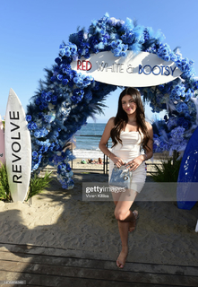 Holly Scarfone feet photo 4