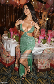 Holly Scarfone feet photo 18