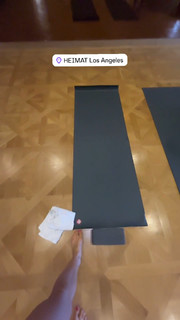 Holly Scarfone feet photo 3