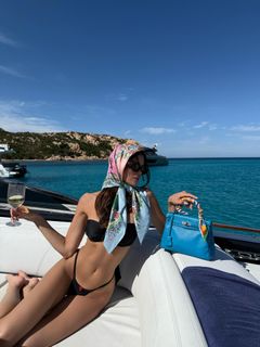 Holly Scarfone feet photo 4