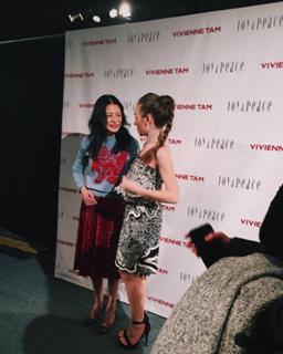 Holly Taylor feet photo thumbnail