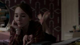 Holly Taylor feet photo thumbnail
