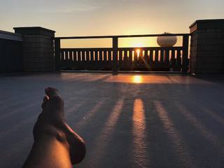 Holly Taylor feet photo thumbnail