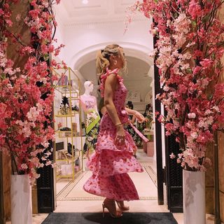 Holly Taylor feet photo thumbnail