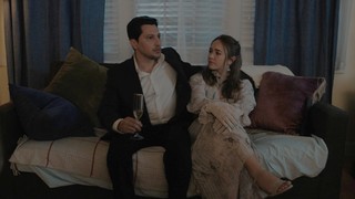 Holly Taylor feet photo thumbnail