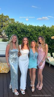Holly Taylor feet photo 3