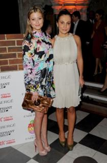 Holly Valance feet photo thumbnail