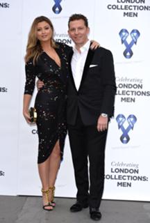 Holly Valance feet photo thumbnail