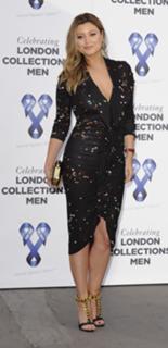 Holly Valance feet photo thumbnail
