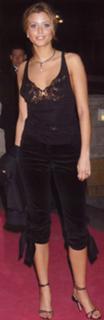 Holly Valance feet photo thumbnail