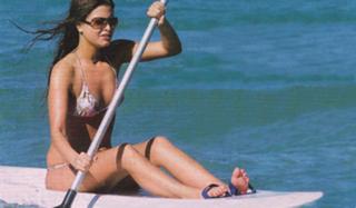 Holly Valance feet photo thumbnail