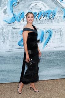 Holly Valance feet photo thumbnail