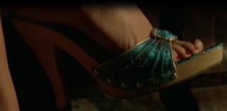 Holly Valance feet photo thumbnail