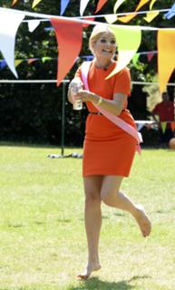 Holly Willoughby feet photo thumbnail