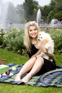 Holly Willoughby feet photo thumbnail
