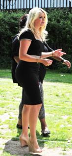 Holly Willoughby feet photo thumbnail