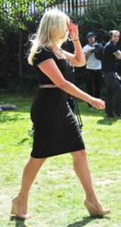 Holly Willoughby feet photo thumbnail