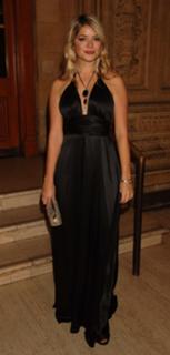 Holly Willoughby feet photo thumbnail
