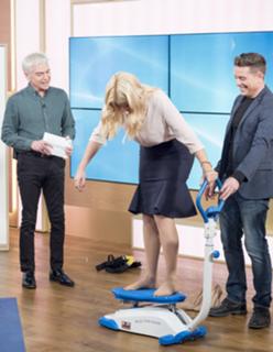 Holly Willoughby feet photo thumbnail