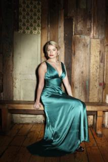 Holly Willoughby feet photo thumbnail