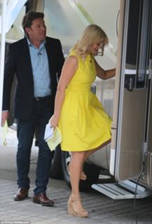 Holly Willoughby feet photo thumbnail
