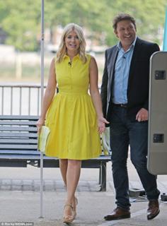 Holly Willoughby feet photo thumbnail