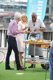 Holly Willoughby feet photo thumbnail