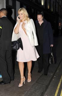 Holly Willoughby feet photo thumbnail