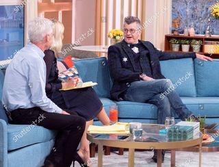 Holly Willoughby feet photo thumbnail