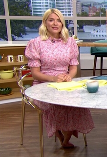 Holly Willoughby feet photo thumbnail