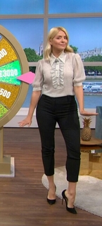 Holly Willoughby feet photo thumbnail